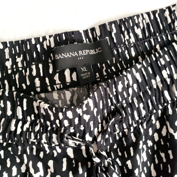 Banana Republic black and white tie waist shorts. Sz XL - Picture 3 of 3